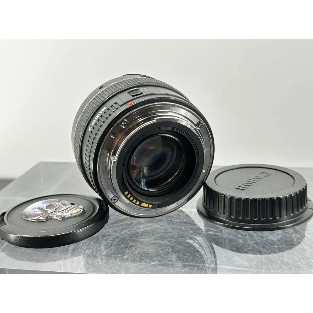 Canon EOS 6D Mark II DSLR + Canon 50mm f/4 Lens & Canon EF 70-200 F1.4